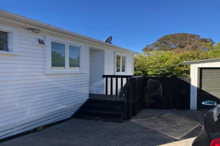 Photo of property in 55 Middlemore Crescent, Papatoetoe, Auckland, 2025