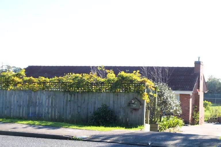 Photo of property in 20 Litten Road, Cockle Bay, Auckland, 2014