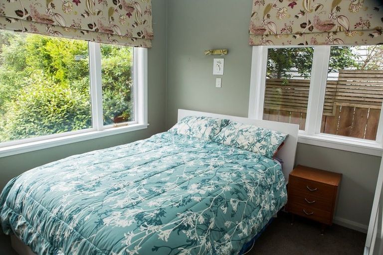 Photo of property in 4 Omar Street, Khandallah, Wellington, 6035