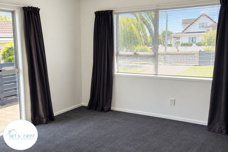 Photo of property in 92 Burundi Avenue, Clendon Park, Auckland, 2103