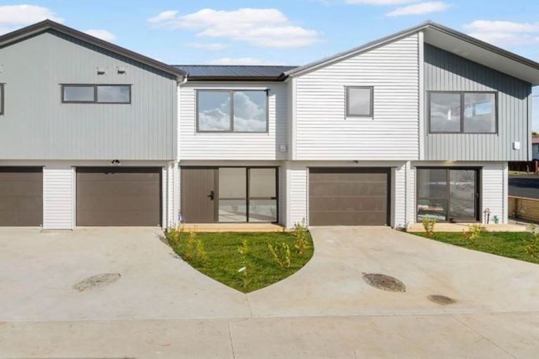 Photo of property in 1/149 Tirimoana Road, Te Atatu South, Auckland, 0602