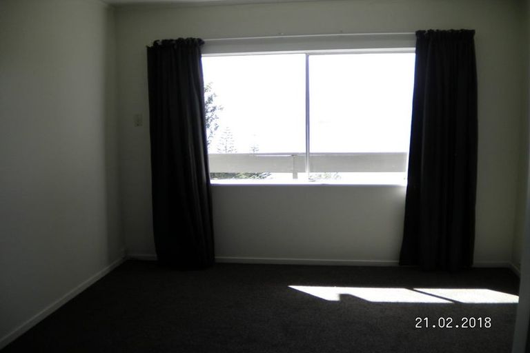 Photo of property in 2/82 Barnard Street, Wadestown, Wellington, 6012