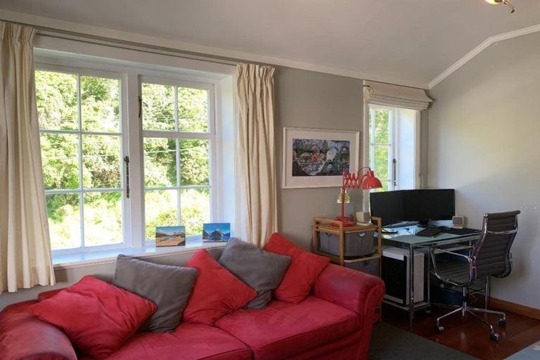 Photo of property in 42 Sunshine Avenue, Karori, Wellington, 6012