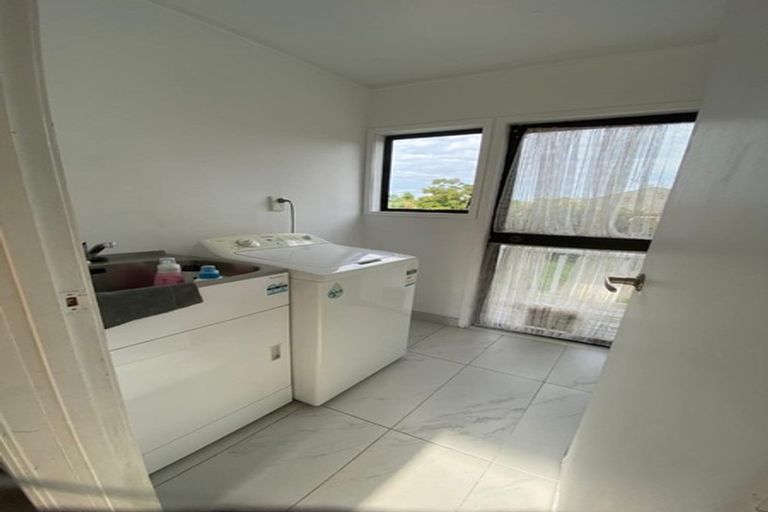 Photo of property in 1/7 Banksia Place, Goodwood Heights, Auckland, 2105