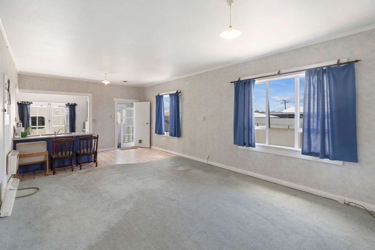 Photo of property in 34 High Street West, Waitara, 4320