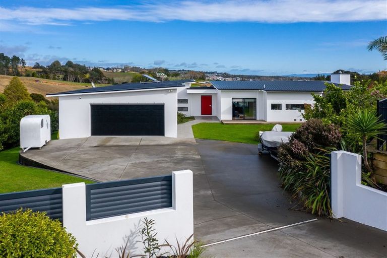 Photo of property in 25 Imperial Place, Flat Bush, Auckland, 2019