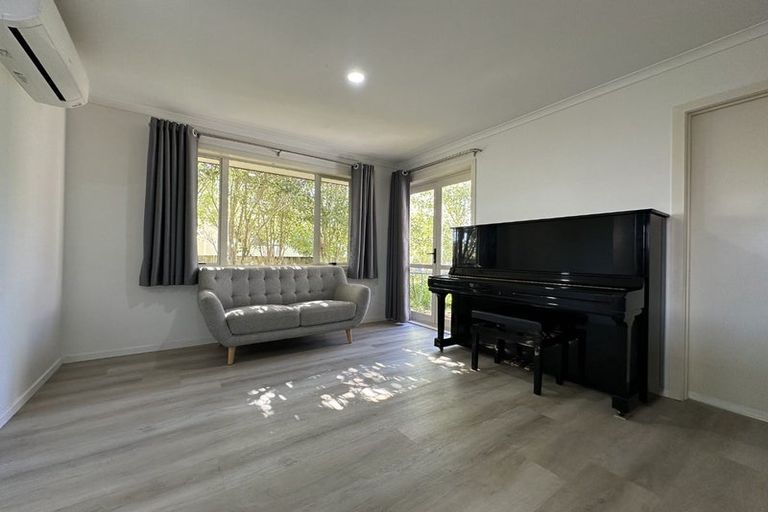 Photo of property in 38 Matija Place, Red Beach, 0932