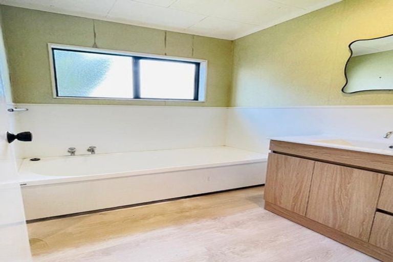 Photo of property in 1/2 Jutland Road, Manurewa, Auckland, 2102