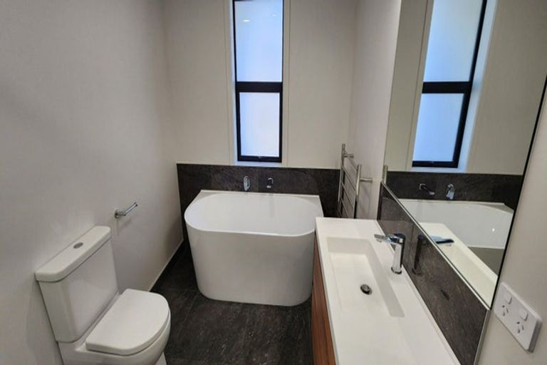 Photo of property in 12 Broadmore Street, Vogeltown, New Plymouth, 4310