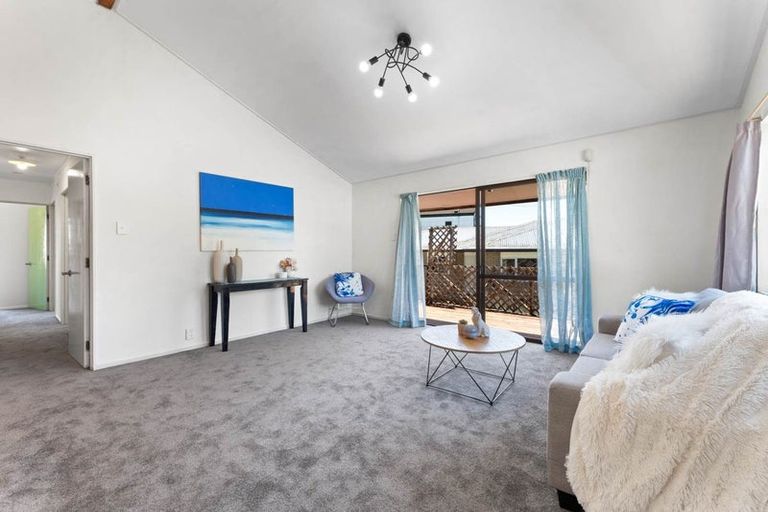 Photo of property in 2/13 Palmer Avenue, Glen Eden, Auckland, 0602