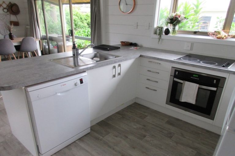 Photo of property in 120 Tutere Street, Waikanae Beach, Waikanae, 5036