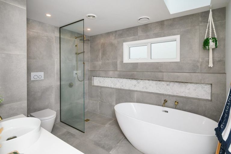 Photo of property in 21 Ocean Beach Street, Foxton Beach, Foxton, 4815