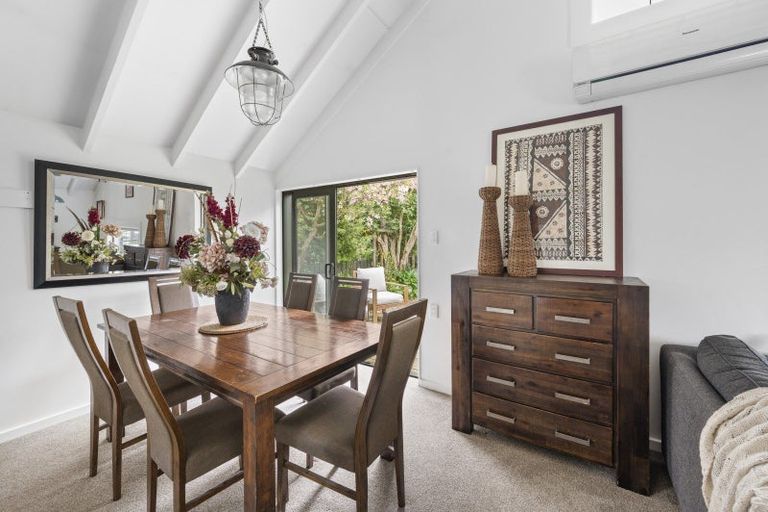 Photo of property in 69 Lipscombe Crescent, Havelock North, 4130