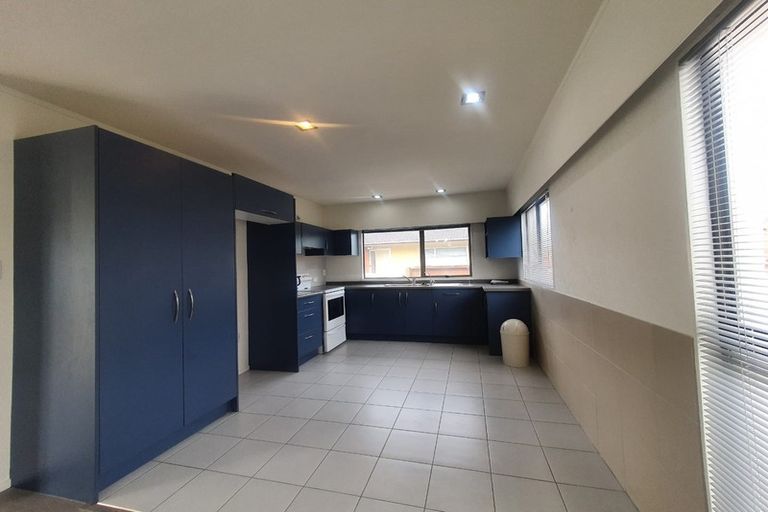 Photo of property in 1/177 Forrest Hill Road, Forrest Hill, Auckland, 0620