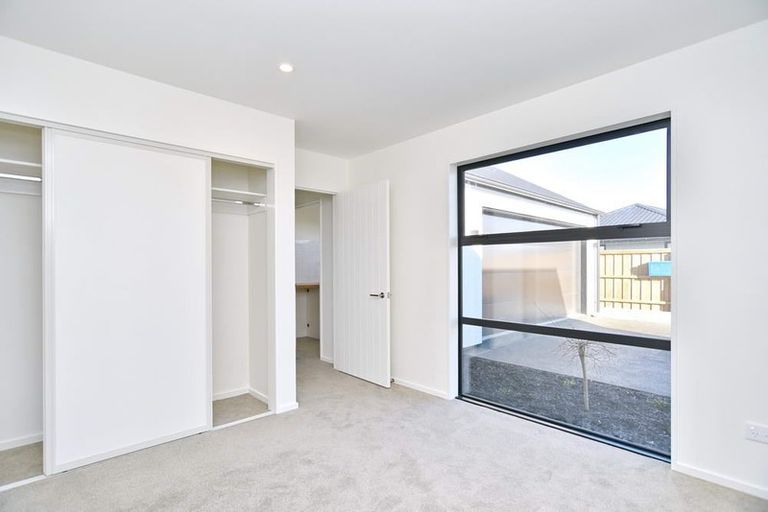 Photo of property in 17 Angus Place, Rangiora, 7400