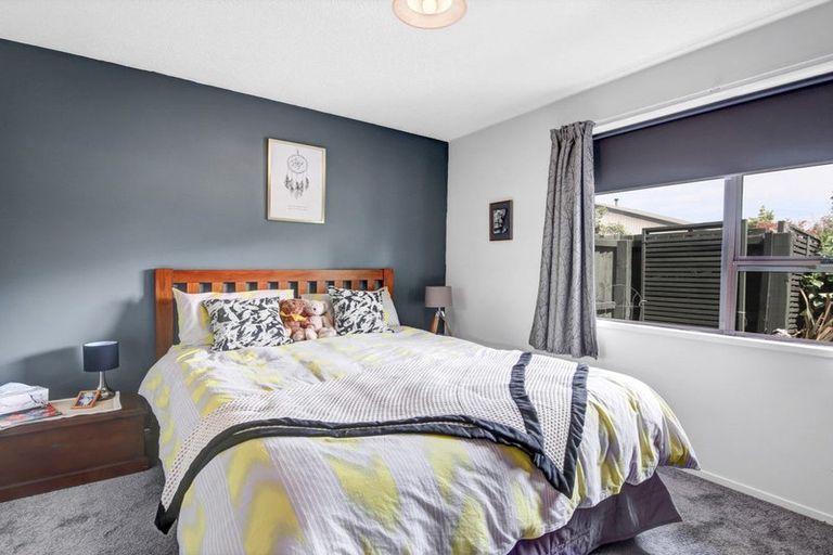 Photo of property in 1/14 Gatonby Place, Avonhead, Christchurch, 8042