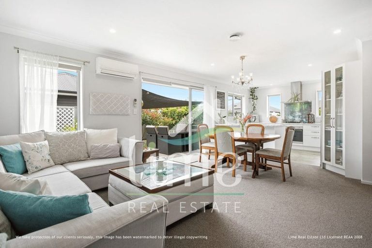 Photo of property in 16 Batchelor Place, Kaiapoi, 7630