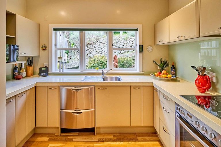 Photo of property in 118 Trelissick Crescent, Ngaio, Wellington, 6035