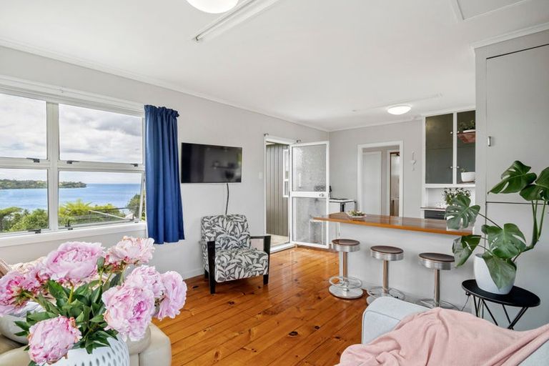 Photo of property in 97 Tiri Road, Tindalls Beach, Whangaparaoa, 0930