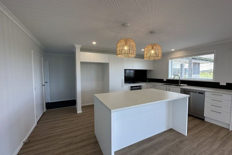 Photo of property in 30 Te Piriti Road, One Tree Point, 0118