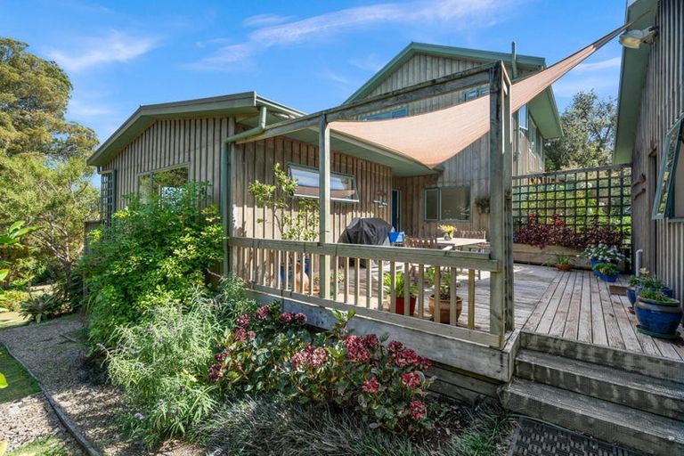 Photo of property in 15 Turiapua Lane, Parua Bay, Whangarei, 0174