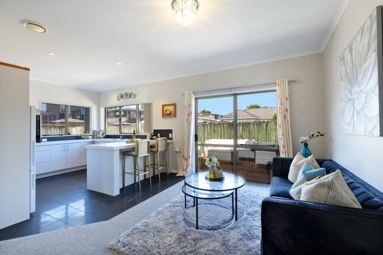 Photo of property in 10b Lincoln Road, Henderson, Auckland, 0610