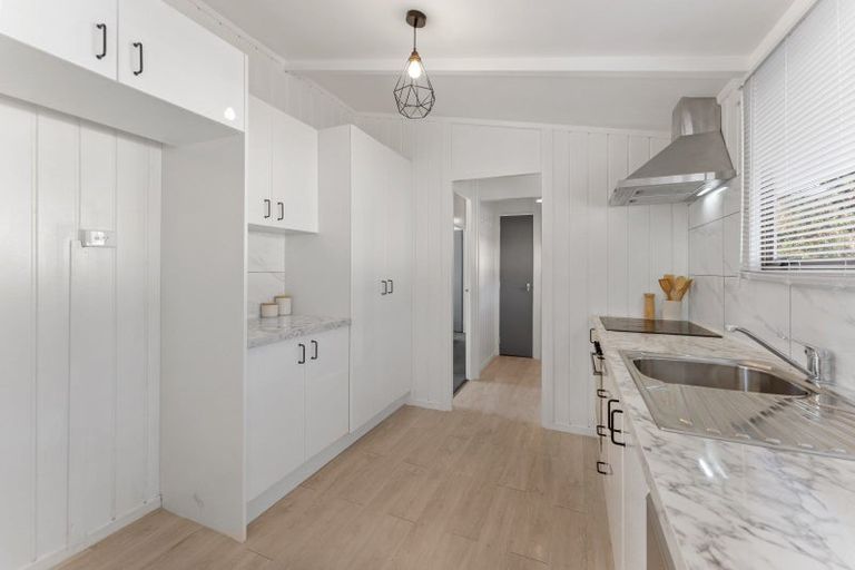 Photo of property in 60 Norana Road, Timberlea, Upper Hutt, 5018