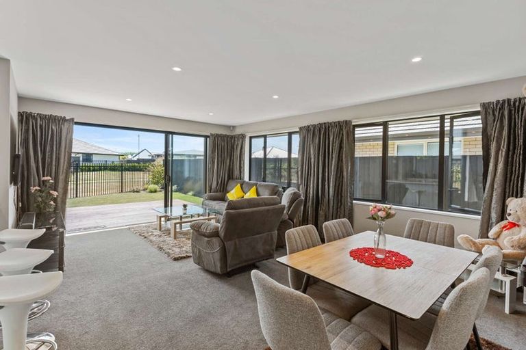 Photo of property in 5 Koreke Lane, Halswell, Christchurch, 8025