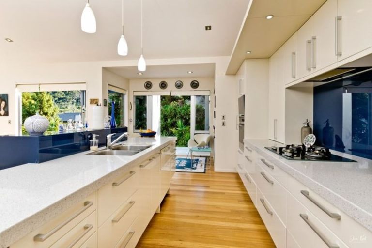 Photo of property in 19 Pitoitoi Avenue, Greenhithe, Auckland, 0632