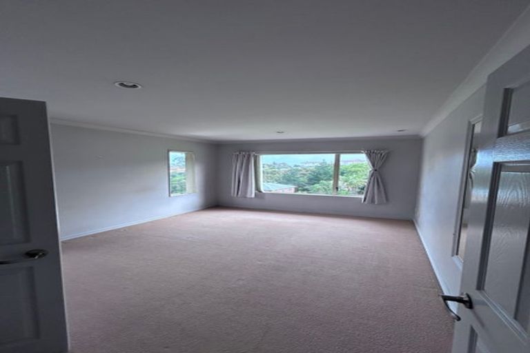 Photo of property in 42 Ballymore Drive, Pinehill, Auckland, 0632