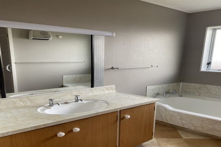 Photo of property in 3/302 Sylvan Road, Parkvale, Hastings, 4122