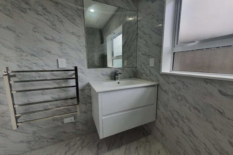 Photo of property in 83a Glengarry Road, Glen Eden, Auckland, 0602