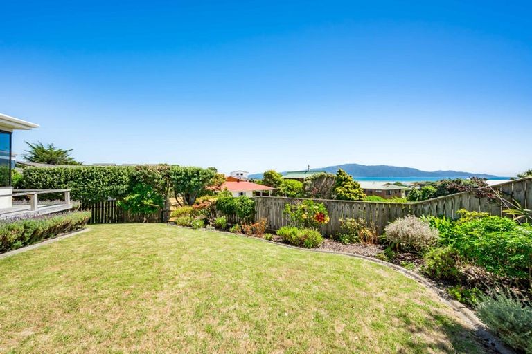 Photo of property in 46 Hicks Crescent, Waikanae Beach, Waikanae, 5036