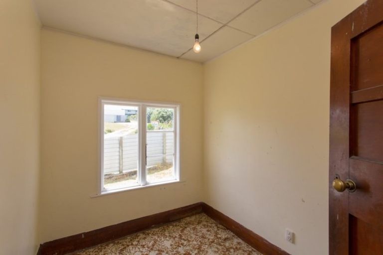 Photo of property in 10 Pingao Place, Waiinu Beach, Wanganui, 4588