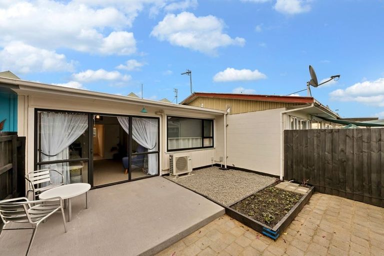 Photo of property in 2/65 Champion Street, Edgeware, Christchurch, 8013