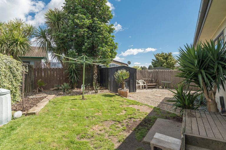 Photo of property in 17a Lyn Grove, Papamoa Beach, Papamoa, 3118