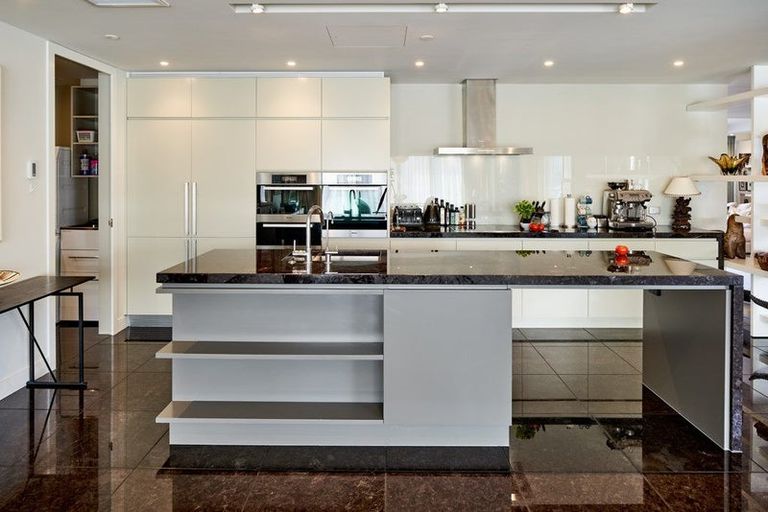 Photo of property in Clyde Quay Wharf, 2b/6 Clyde Quay Wharf, Te Aro, Wellington, 6011