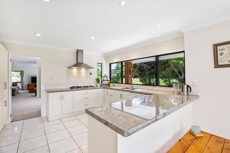 Photo of property in 6 Armstrong Way, Waiuku, 2123