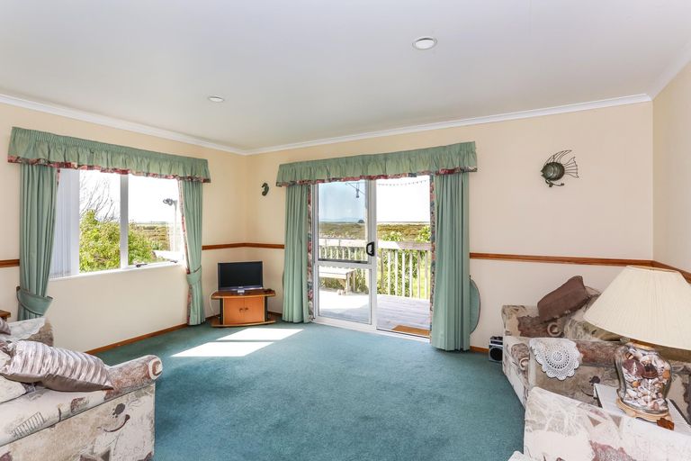 Photo of property in 896a Miranda Road, Pukorokoro / Miranda, Miranda, 2473