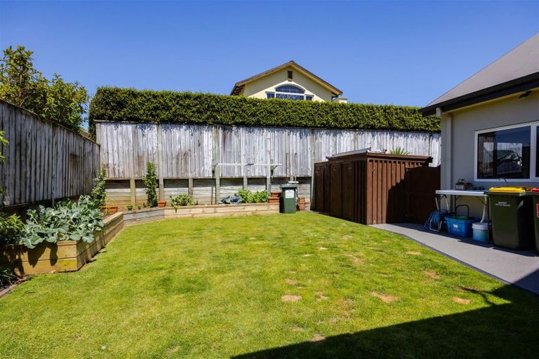 Photo of property in 10 Sampson Avenue, Waiwhakaiho, New Plymouth, 4312