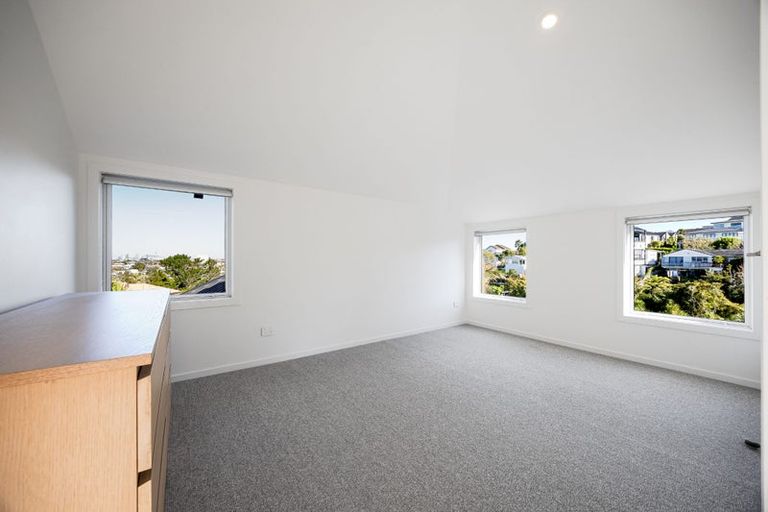 Photo of property in 34 Parr Terrace, Castor Bay, Auckland, 0620