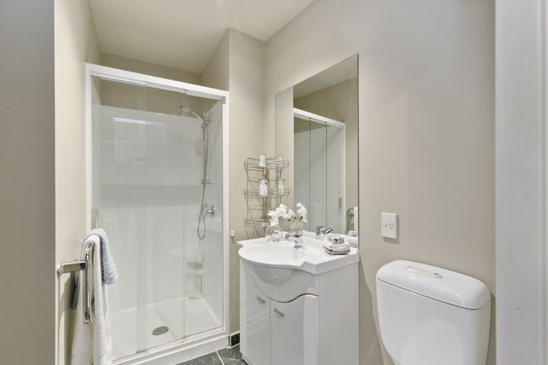 Photo of property in Atrium Towers, 1q/154 The Terrace, Wellington Central, Wellington, 6011