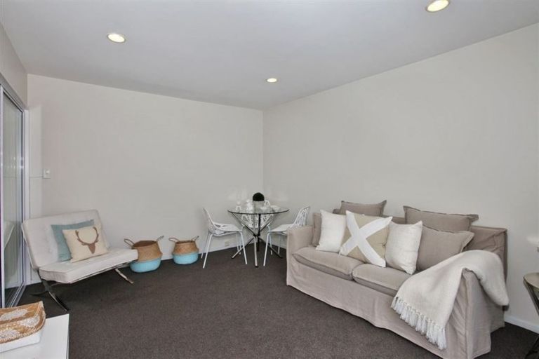 Photo of property in 2/27 Maxwell Street, Riccarton, Christchurch, 8041