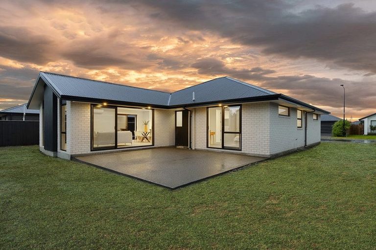 Photo of property in 53 Quinn Crescent, Woodend, 7610