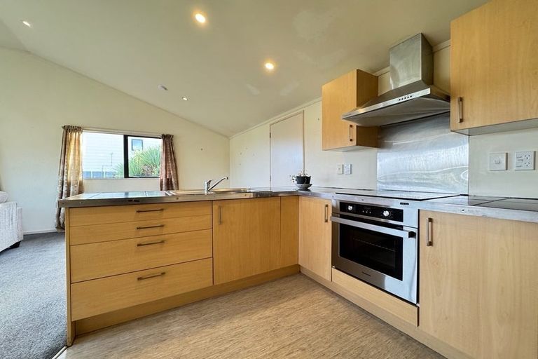 Photo of property in 36 Morere Street, Titahi Bay, Porirua, 5022