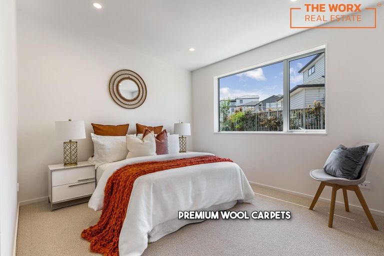 Photo of property in 39 Lawson Creek Street, Massey, Auckland, 0614