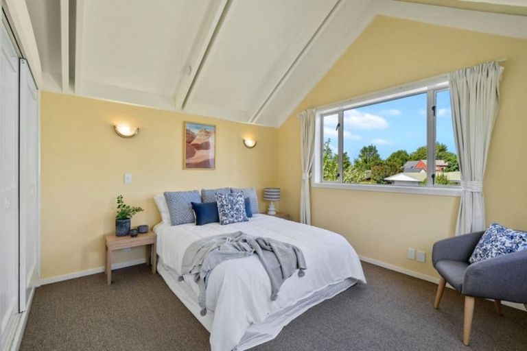 Photo of property in 2/8 Guinness Crescent, Ilam, Christchurch, 8041