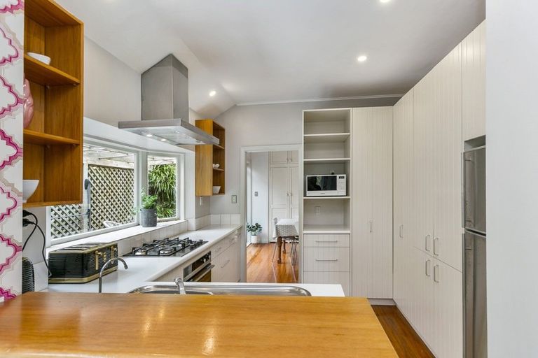 Photo of property in 10 Sydenham Street, Northland, Wellington, 6012