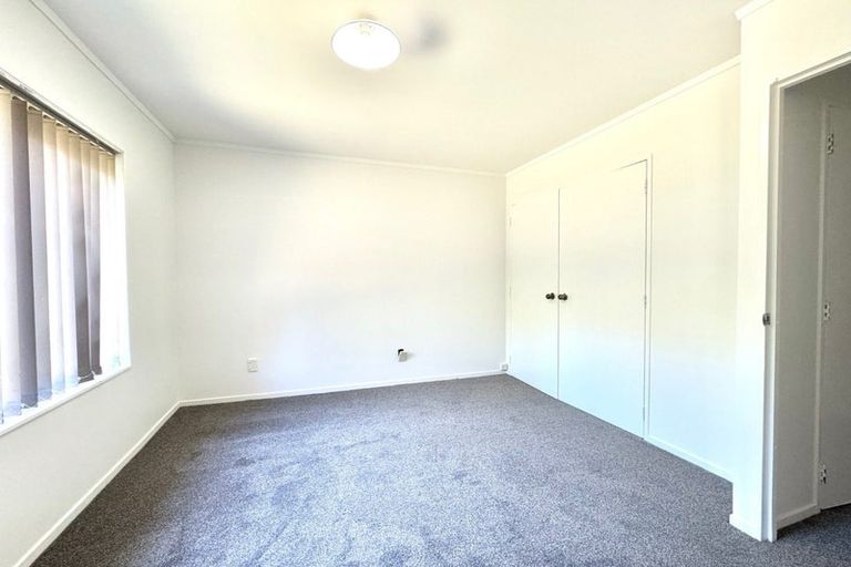 Photo of property in 17 Horlicks Place, Randwick Park, Auckland, 2105