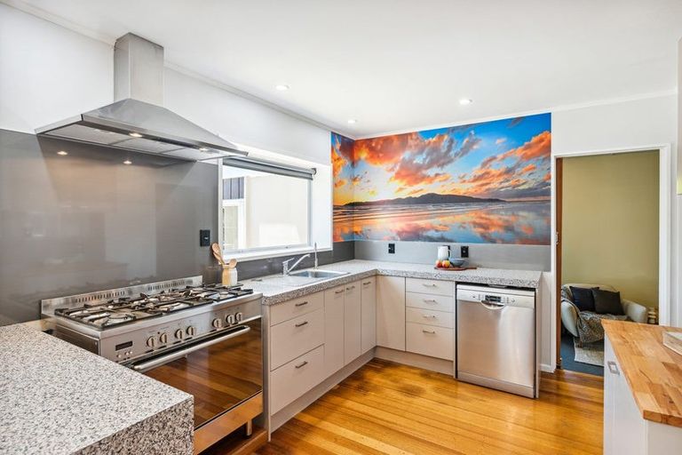 Photo of property in 23 Oriwa Street, Waikanae, 5036